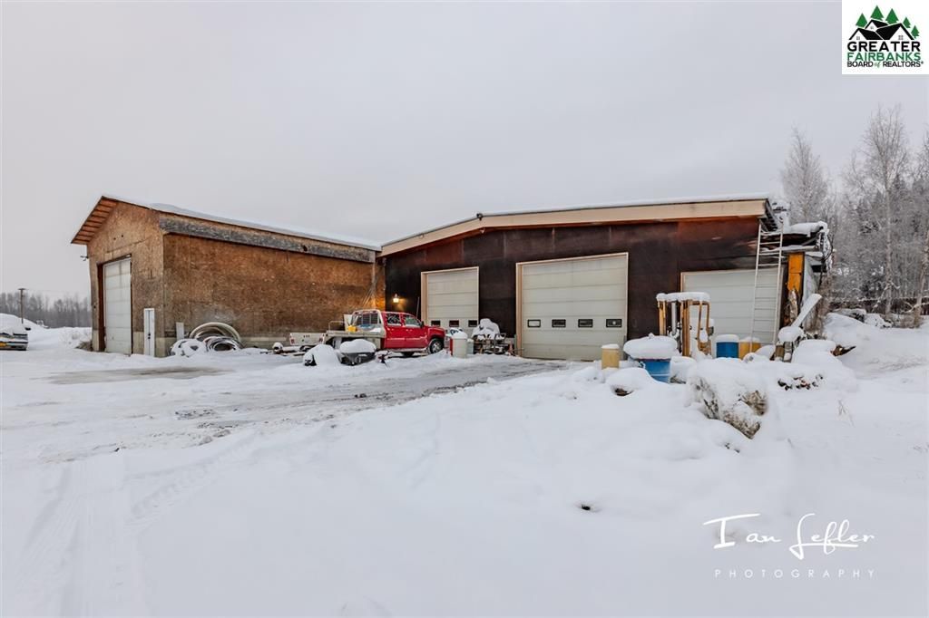 859 Lakloey Dr, North Pole, AK 99705